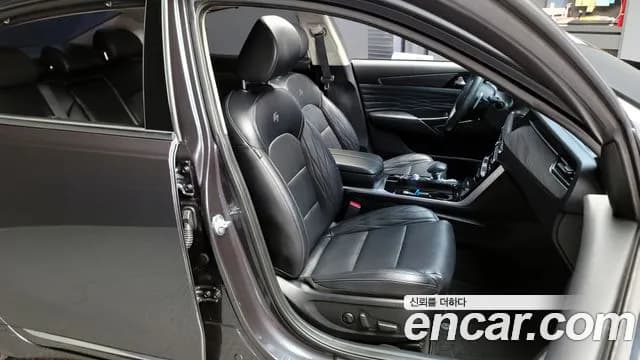2020 Kia K7 Premier 2.5 GDI X Edition Sold VIN KNALC41BBLA229328 – front exterior 2020 Kia K7 Premier 2.5 GDI X Edition Sold VIN KNALC41BBLA229328 – front exterior