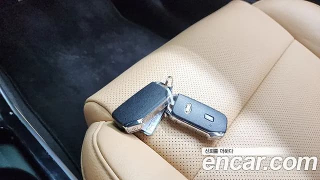 2020 Kia K7 Premier 2.5 GDI Noblesse Sold VIN KNALC41BBLA229588 – rear exterior 2020 Kia K7 Premier 2.5 GDI Noblesse Sold VIN KNALC41BBLA229588 – rear exterior