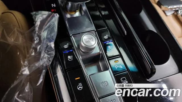 2020 Kia K7 Premier 2.5 GDI Noblesse Sold VIN KNALC41BBLA229588 – interior seats 2020 Kia K7 Premier 2.5 GDI Noblesse Sold VIN KNALC41BBLA229588 – interior seats
