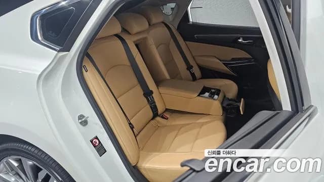 2020 Kia K7 Premier 2.5 GDI Noblesse Sold VIN KNALC41BBLA231608 – exterior detail 2020 Kia K7 Premier 2.5 GDI Noblesse Sold VIN KNALC41BBLA231608 – exterior detail
