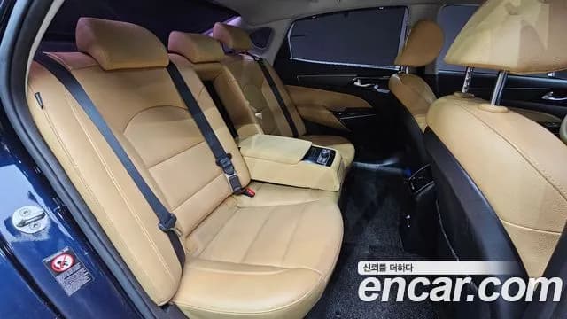 2020 Kia K7 Premier 2.5 GDI Noblesse Sold VIN KNALC41BBLA233419 – trunk area 2020 Kia K7 Premier 2.5 GDI Noblesse Sold VIN KNALC41BBLA233419 – trunk area