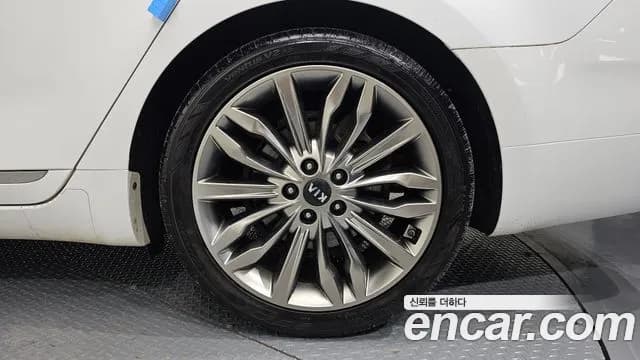 2020 Kia K7 Premier 2.5 GDI X Edition Sold VIN KNALC41BBLA233706 – undercarriage 2020 Kia K7 Premier 2.5 GDI X Edition Sold VIN KNALC41BBLA233706 – undercarriage