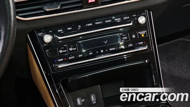 2021 Kia K7 Premier 2.5 GDI X Edition Sold VIN KNALC41BBMA240220 – exterior detail 2021 Kia K7 Premier 2.5 GDI X Edition Sold VIN KNALC41BBMA240220 – exterior detail