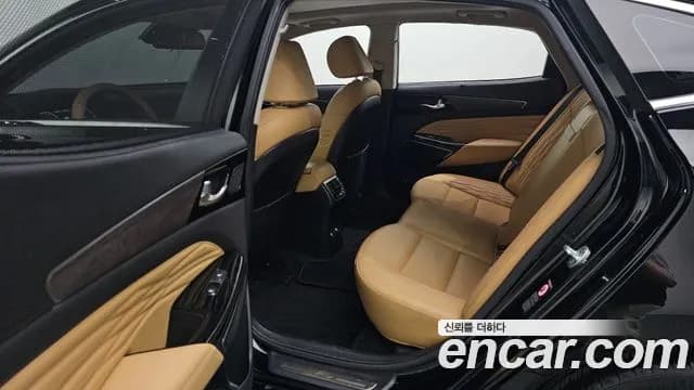 2021 Kia K7 Premier 2.5 GDI X Edition Sold VIN KNALC41BBMA242821 – trunk area 2021 Kia K7 Premier 2.5 GDI X Edition Sold VIN KNALC41BBMA242821 – trunk area