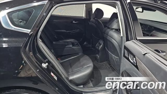 2020 Kia K7 Premier Hybrid Noblesse Sold VIN KNALC41GBLA030795 – trunk area 2020 Kia K7 Premier Hybrid Noblesse Sold VIN KNALC41GBLA030795 – trunk area