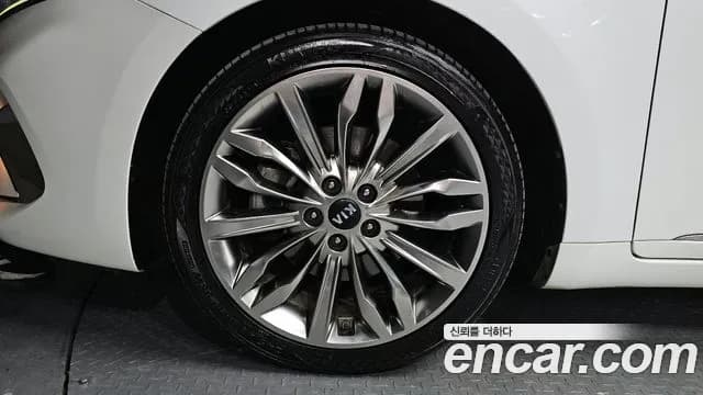 2020 Kia K7 Premier 3.0 GDI Signature Sold VIN KNALD416BLA175667 – photo 15 2020 Kia K7 Premier 3.0 GDI Signature Sold VIN KNALD416BLA175667 – photo 15