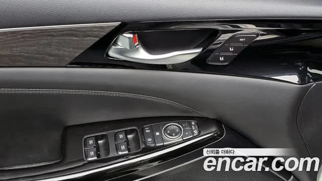 2020 Kia K7 Premier 3.0 GDI Noblesse Sold VIN KNALD416BLA192740 – rear exterior 2020 Kia K7 Premier 3.0 GDI Noblesse Sold VIN KNALD416BLA192740 – rear exterior