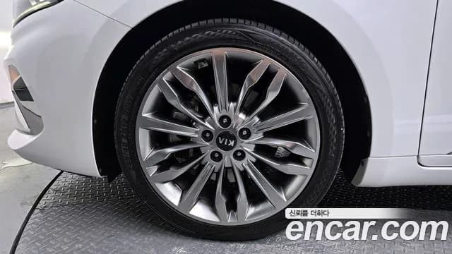 2020 Kia K7 Premier 3.0 GDI Noblesse Sold VIN KNALD416BLA192740 – undercarriage 2020 Kia K7 Premier 3.0 GDI Noblesse Sold VIN KNALD416BLA192740 – undercarriage
