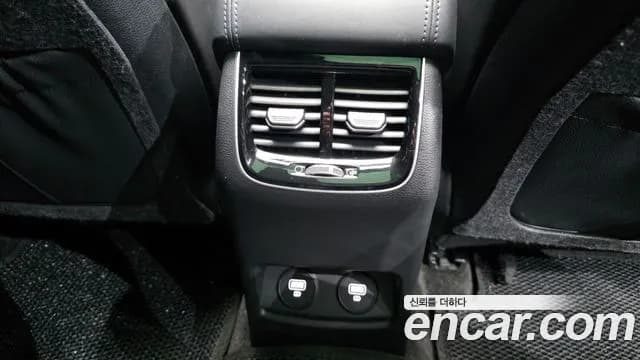 2020 Kia K7 Premier 3.0 GDI Signature Sold VIN KNALD416BLA196597 – exterior detail 2020 Kia K7 Premier 3.0 GDI Signature Sold VIN KNALD416BLA196597 – exterior detail