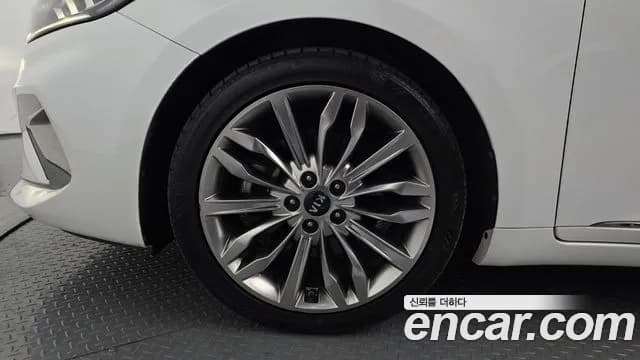 2020 Kia K7 Premier 3.0 GDI Signature Sold VIN KNALD416BLA198742 – trunk area 2020 Kia K7 Premier 3.0 GDI Signature Sold VIN KNALD416BLA198742 – trunk area