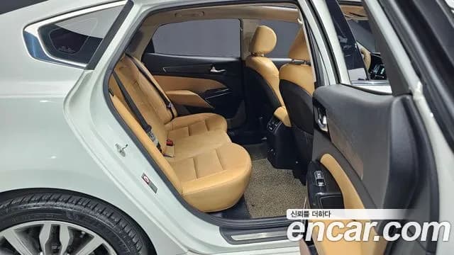 2020 Kia K7 Premier 3.0 GDI Noblesse Sold VIN KNALD416BLA199359 – interior seats 2020 Kia K7 Premier 3.0 GDI Noblesse Sold VIN KNALD416BLA199359 – interior seats