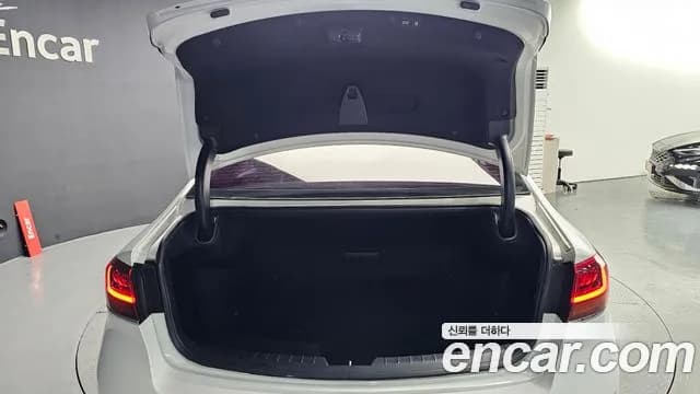 2020 Kia K7 Premier 3.0 GDI Noblesse Sold VIN KNALD416BLA199359 – exterior detail 2020 Kia K7 Premier 3.0 GDI Noblesse Sold VIN KNALD416BLA199359 – exterior detail