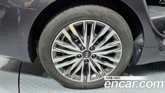 2020 Kia K7 Premier 3.0 GDI Noblesse Sold VIN KNALD416BLA214780 – undercarriage 2020 Kia K7 Premier 3.0 GDI Noblesse Sold VIN KNALD416BLA214780 – undercarriage