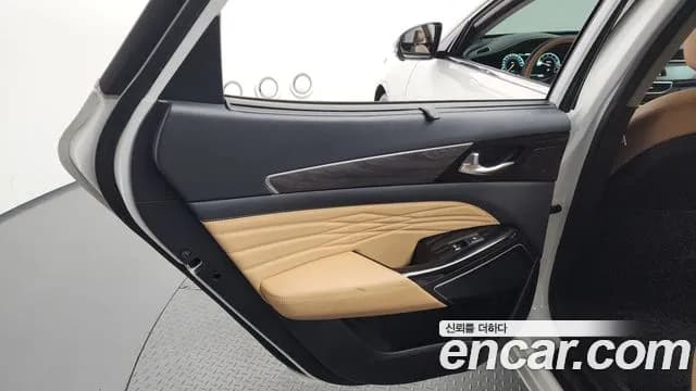 2020 Kia K7 Premier 3.0 GDI Signature Sold VIN KNALD416BLA214923 – trunk area 2020 Kia K7 Premier 3.0 GDI Signature Sold VIN KNALD416BLA214923 – trunk area