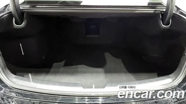 2020 Kia K7 Premier 3.0 GDI Noblesse Sold VIN KNALD416BLA215632 – rear exterior 2020 Kia K7 Premier 3.0 GDI Noblesse Sold VIN KNALD416BLA215632 – rear exterior