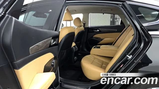 2020 Kia K7 Premier 3.0 GDI Noblesse Sold VIN KNALD416BLA215632 – interior seats 2020 Kia K7 Premier 3.0 GDI Noblesse Sold VIN KNALD416BLA215632 – interior seats