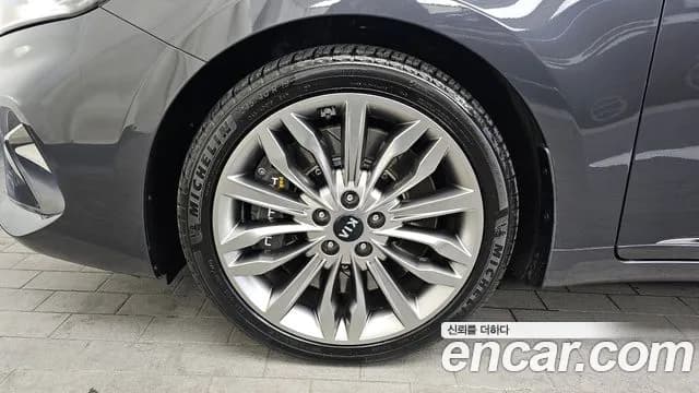 2020 Kia K7 Premier 3.0 GDI Signature Sold VIN KNALD416BLA216469 – exterior detail 2020 Kia K7 Premier 3.0 GDI Signature Sold VIN KNALD416BLA216469 – exterior detail