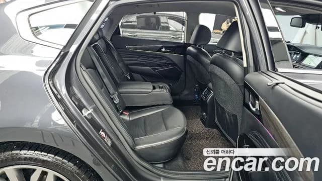 2020 Kia K7 Premier 3.0 GDI Signature Sold VIN KNALD416BLA216469 – trunk area 2020 Kia K7 Premier 3.0 GDI Signature Sold VIN KNALD416BLA216469 – trunk area