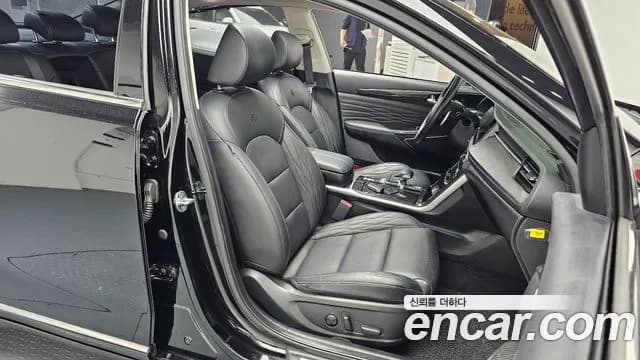 2020 Kia K7 Premier 3.0 GDI Signature Sold VIN KNALD416BLA217049 – trunk area 2020 Kia K7 Premier 3.0 GDI Signature Sold VIN KNALD416BLA217049 – trunk area