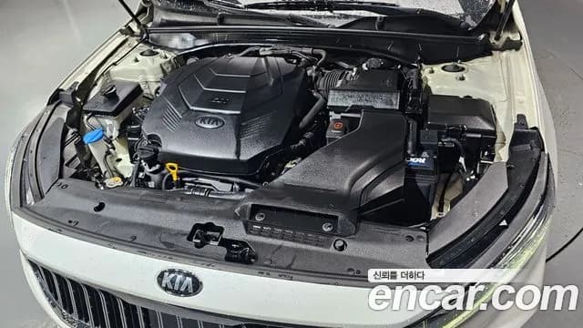 2020 Kia K7 Premier 3.0 GDI Signature Sold VIN KNALD416BLA221890 – trunk area 2020 Kia K7 Premier 3.0 GDI Signature Sold VIN KNALD416BLA221890 – trunk area
