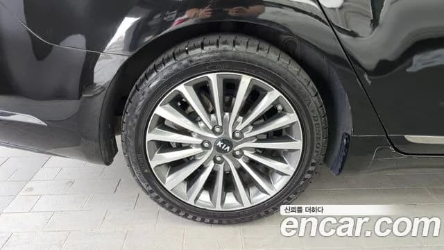 2018 Kia All New K7 3.0 LPI Prestige (Rental Car) Sold VIN KNALD418BJA119477 – side profile 2018 Kia All New K7 3.0 LPI Prestige (Rental Car) Sold VIN KNALD418BJA119477 – side profile