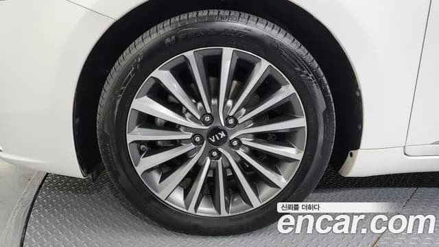 2018 Kia All New K7 3.0 LPI Prestige (Rental Car) Sold VIN KNALD418BJA136889 – side profile 2018 Kia All New K7 3.0 LPI Prestige (Rental Car) Sold VIN KNALD418BJA136889 – side profile