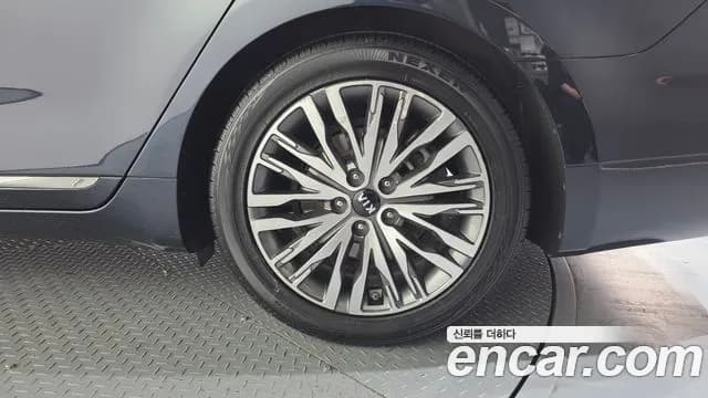 2020 Kia K7 Premier Hybrid Signature Sold VIN KNALE41GBLA027742 – exterior detail 2020 Kia K7 Premier Hybrid Signature Sold VIN KNALE41GBLA027742 – exterior detail