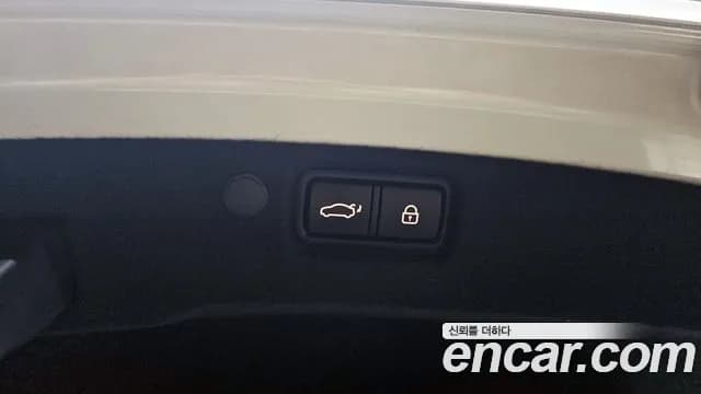 2020 Kia K7 Premier Hybrid Signature Sold VIN KNALE41GBLA031333 – exterior detail 2020 Kia K7 Premier Hybrid Signature Sold VIN KNALE41GBLA031333 – exterior detail