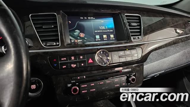 2017 Kia The New K9 3.3 GDI Executive Sold VIN KNALU411BHS036249 – interior seats 2017 Kia The New K9 3.3 GDI Executive Sold VIN KNALU411BHS036249 – interior seats