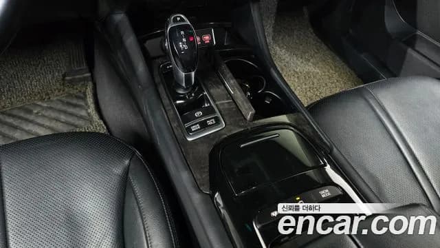 2018 Kia The New K9 3.3 GDI Executive Sold VIN KNALU411BJS037419 – trunk area 2018 Kia The New K9 3.3 GDI Executive Sold VIN KNALU411BJS037419 – trunk area