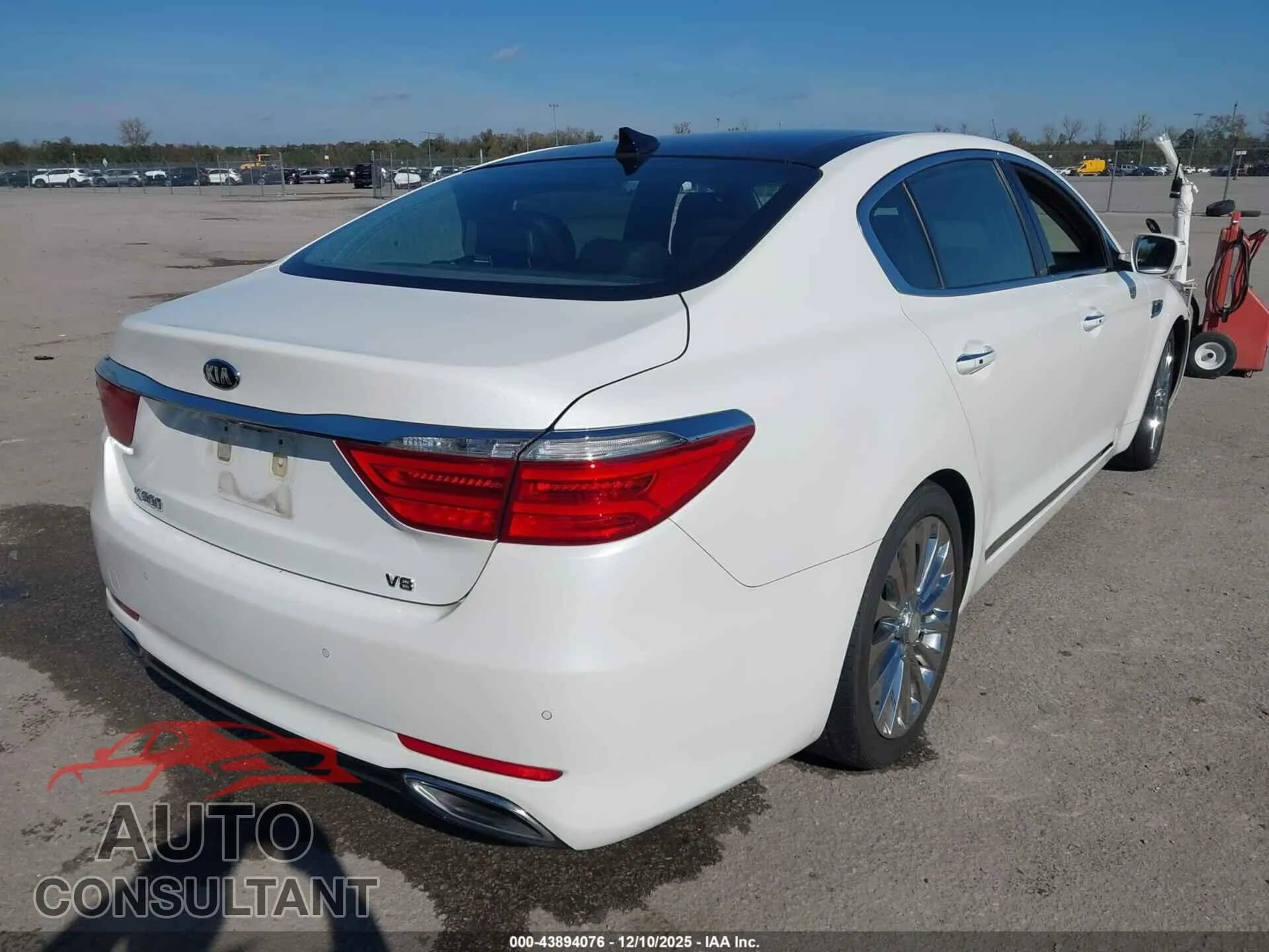 2016 KIA K900 Damaged VIN KNALW4D41G6031200 – dashboard 2016 KIA K900 Damaged VIN KNALW4D41G6031200 – dashboard