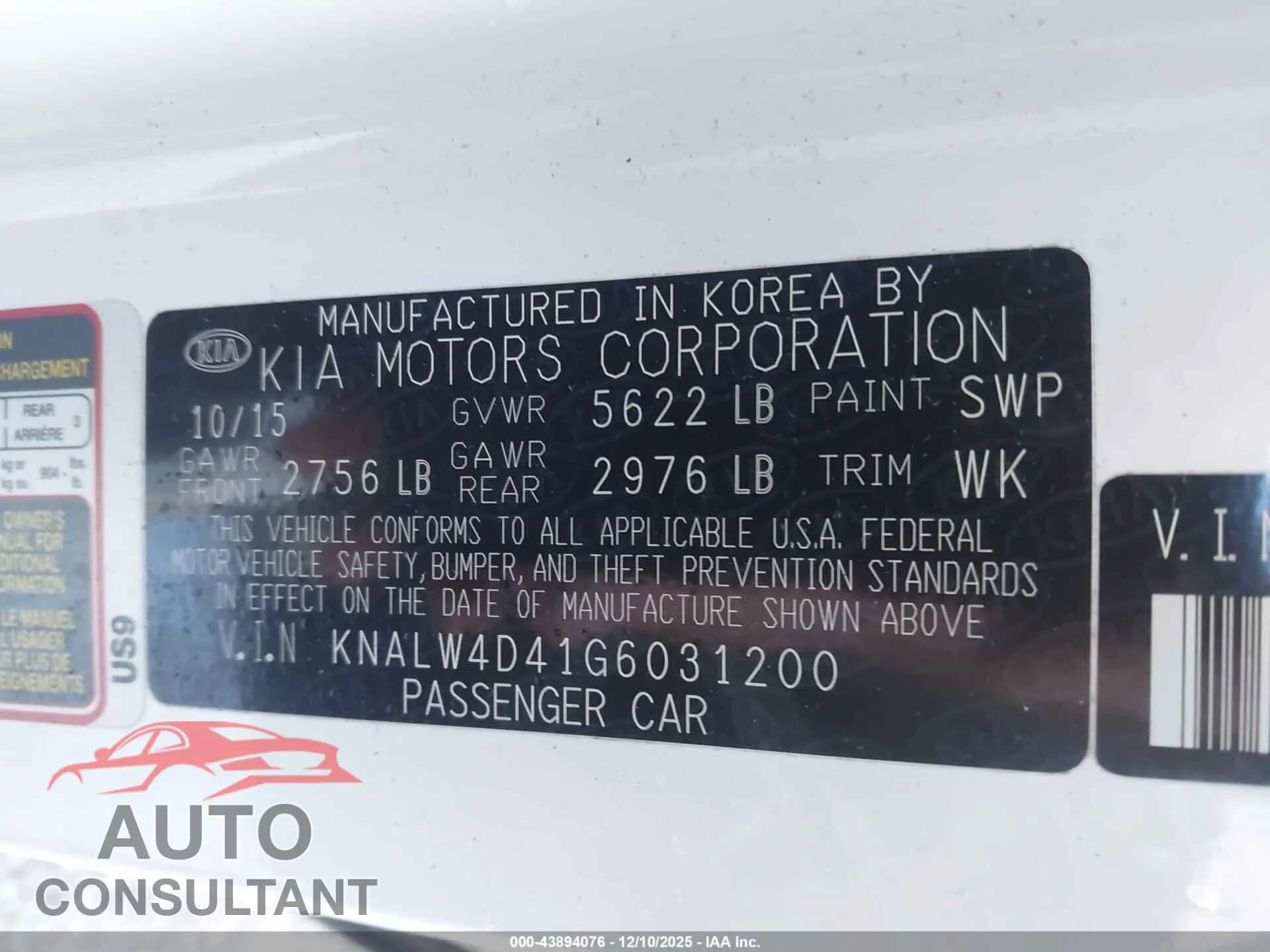 2016 KIA K900 Damaged VIN KNALW4D41G6031200 – trunk area 2016 KIA K900 Damaged VIN KNALW4D41G6031200 – trunk area