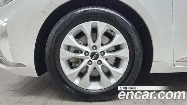 2022 Kia K8 2.5 Gasoline 2WD Sold VIN KNAM141BBNA005410 – side profile 2022 Kia K8 2.5 Gasoline 2WD Sold VIN KNAM141BBNA005410 – side profile