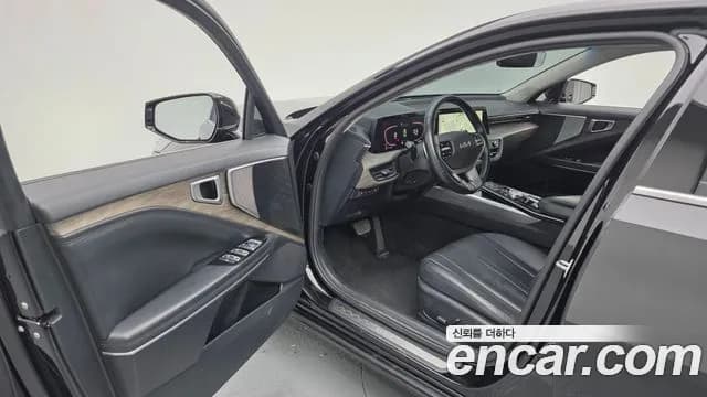 2022 Kia K8 3.5 LPG 2WD Sold VIN KNAM141FBNA023993 – trunk area 2022 Kia K8 3.5 LPG 2WD Sold VIN KNAM141FBNA023993 – trunk area
