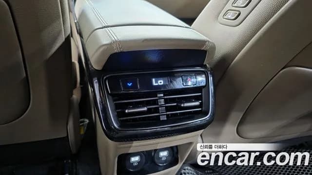 2022 Kia K8 Hybrid Noblesse Sold VIN KNAM2411BNA014324 – exterior detail 2022 Kia K8 Hybrid Noblesse Sold VIN KNAM2411BNA014324 – exterior detail