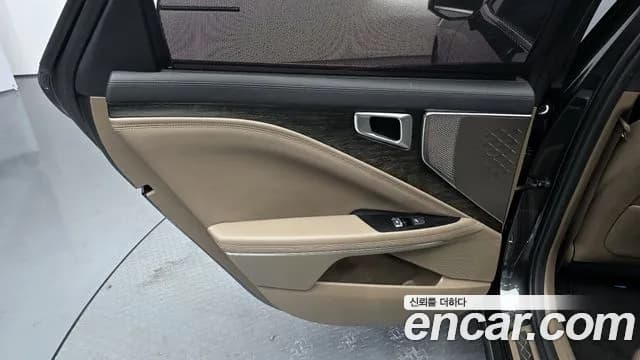 2022 Kia K8 Hybrid Noblesse Sold VIN KNAM2411BNA019766 – front exterior 2022 Kia K8 Hybrid Noblesse Sold VIN KNAM2411BNA019766 – front exterior