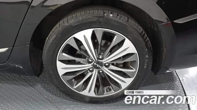 2022 Kia K8 Hybrid Noblesse Sold VIN KNAM2411BNA020494 – undercarriage 2022 Kia K8 Hybrid Noblesse Sold VIN KNAM2411BNA020494 – undercarriage