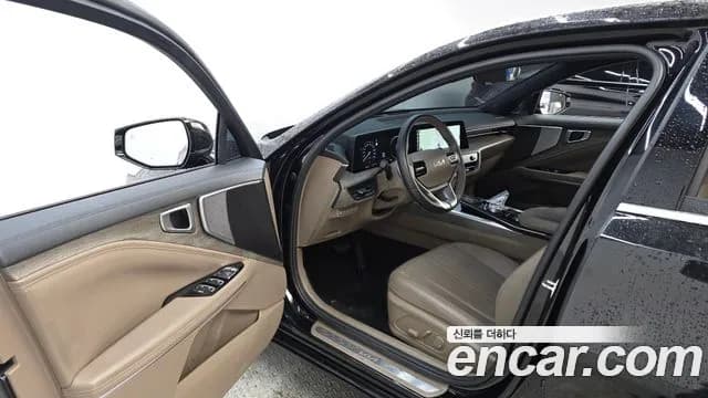2023 Kia K8 Hybrid Noblesse Sold VIN KNAM2411BPA043084 – trunk area 2023 Kia K8 Hybrid Noblesse Sold VIN KNAM2411BPA043084 – trunk area