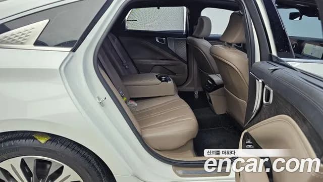 2023 Kia K8 Hybrid Noblesse Sold VIN KNAM2411BPA049983 – front exterior 2023 Kia K8 Hybrid Noblesse Sold VIN KNAM2411BPA049983 – front exterior