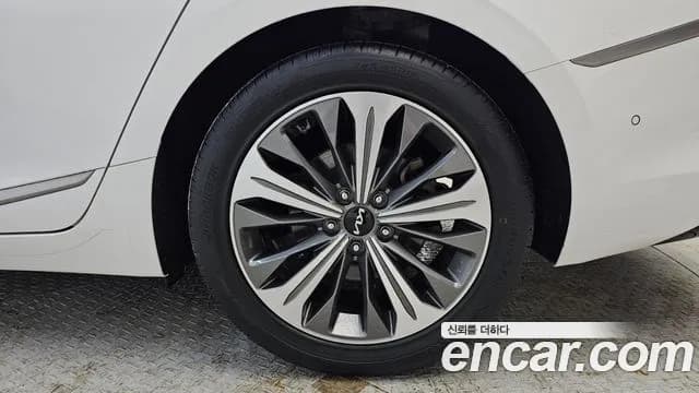 2023 Kia K8 Hybrid Noblesse Sold VIN KNAM2411BPA049983 – interior seats 2023 Kia K8 Hybrid Noblesse Sold VIN KNAM2411BPA049983 – interior seats