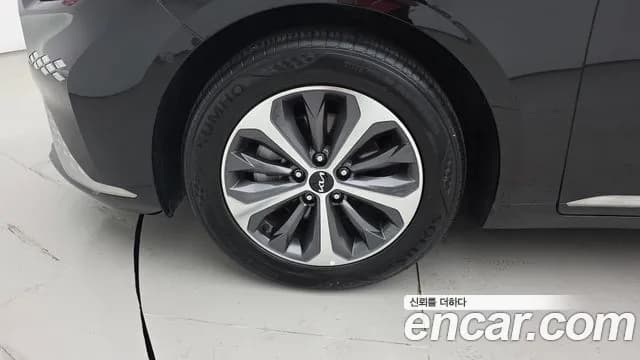 2023 Kia K8 Hybrid Noblesse Sold VIN KNAM2411BPA050133 – side profile 2023 Kia K8 Hybrid Noblesse Sold VIN KNAM2411BPA050133 – side profile