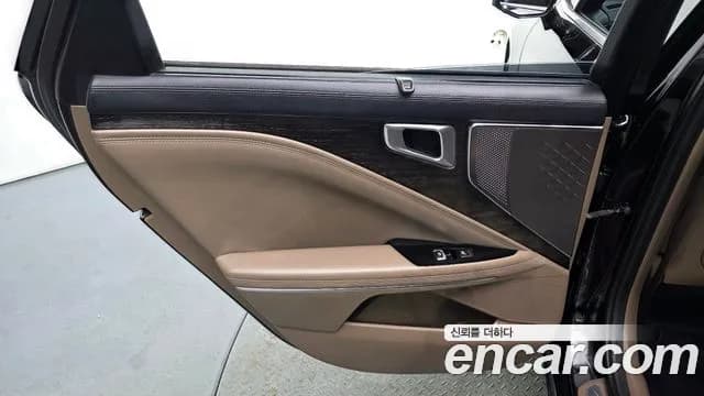 2023 Kia K8 Hybrid Noblesse Sold VIN KNAM2411BPA050965 – exterior detail 2023 Kia K8 Hybrid Noblesse Sold VIN KNAM2411BPA050965 – exterior detail
