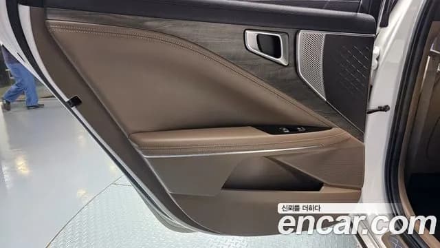 2023 Kia K8 Hybrid Noblesse Sold VIN KNAM2411BPA053738 – exterior detail 2023 Kia K8 Hybrid Noblesse Sold VIN KNAM2411BPA053738 – exterior detail