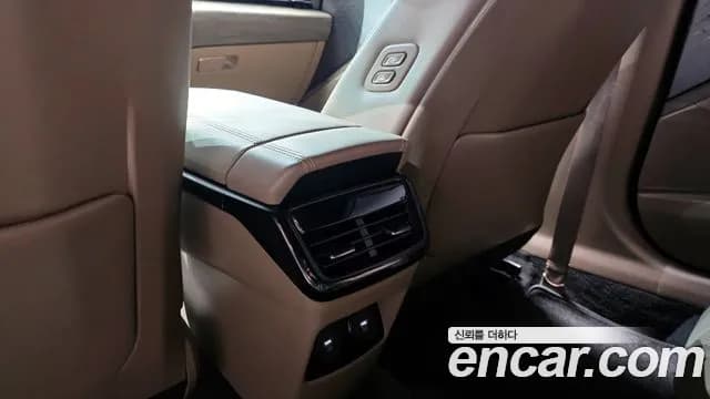 2023 Kia K8 Hybrid Noblesse Sold VIN KNAM2411BPA053738 – undercarriage 2023 Kia K8 Hybrid Noblesse Sold VIN KNAM2411BPA053738 – undercarriage