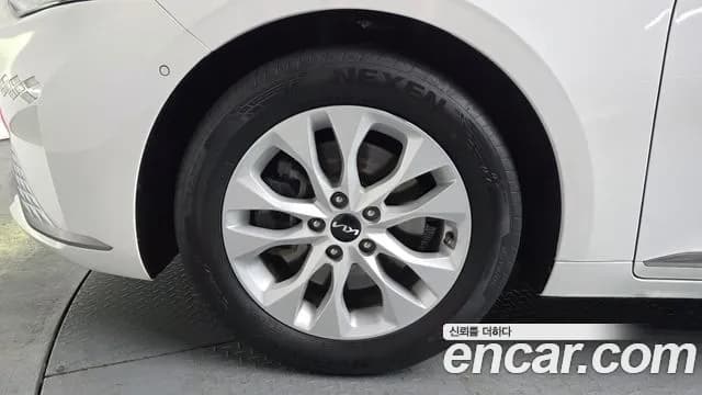 2022 Kia K8 2.5 Gasoline 2WD Sold VIN KNAM241BBNA004186 – side profile 2022 Kia K8 2.5 Gasoline 2WD Sold VIN KNAM241BBNA004186 – side profile