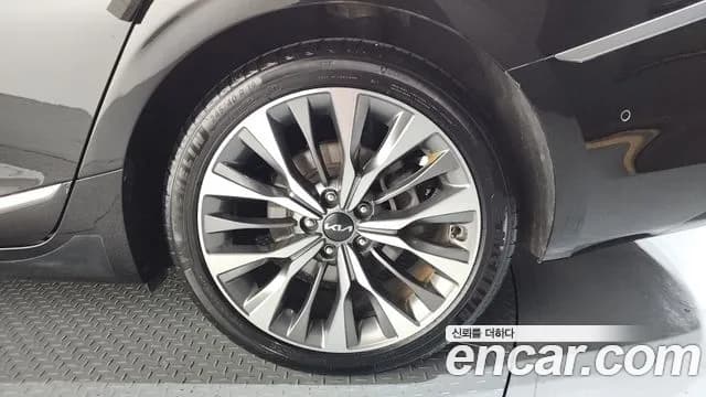 2022 Kia K8 2.5 Gasoline 2WD - VIN KNAM241BBNA006916 2022 Kia K8 2.5 Gasoline 2WD VIN KNAM241BBNA006916
