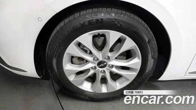 2022 Kia K8 2.5 Gasoline 2WD Sold VIN KNAM241BBNA007030 – photo 11 2022 Kia K8 2.5 Gasoline 2WD Sold VIN KNAM241BBNA007030 – photo 11