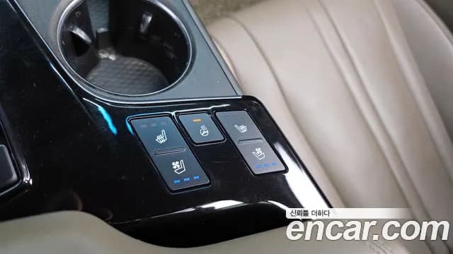 2022 Kia K8 2.5 Gasoline 2WD Sold VIN KNAM241BBNA008464 – interior seats 2022 Kia K8 2.5 Gasoline 2WD Sold VIN KNAM241BBNA008464 – interior seats