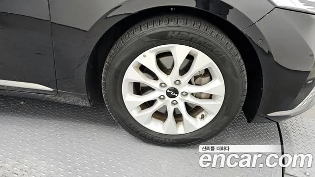 2022 Kia K8 2.5 Gasoline 2WD Sold VIN KNAM241BBNA018664 – undercarriage 2022 Kia K8 2.5 Gasoline 2WD Sold VIN KNAM241BBNA018664 – undercarriage
