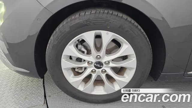 2022 Kia K8 2.5 Gasoline 2WD Sold VIN KNAM241BBNA021607 – exterior detail 2022 Kia K8 2.5 Gasoline 2WD Sold VIN KNAM241BBNA021607 – exterior detail